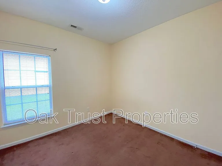119 Speer St — Photo 6