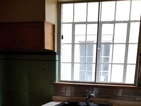 4th image of 1753 N Newland Ave