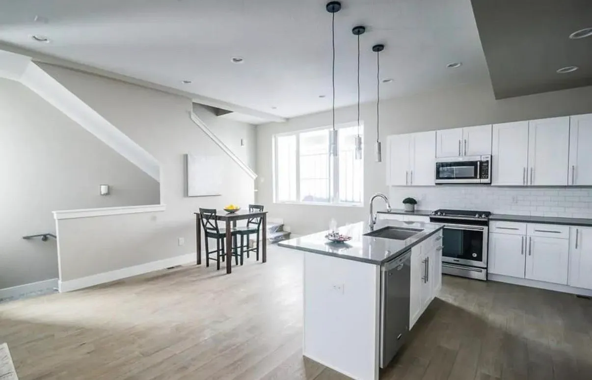 2 bed, 1418 sqft, $3,700 — Photo 1