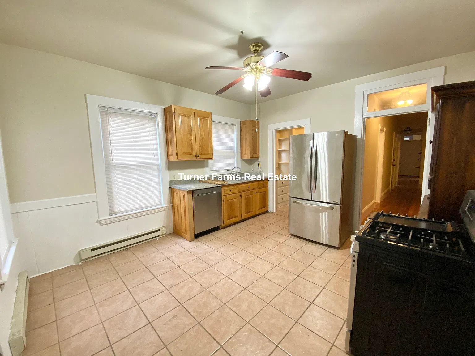 3 bed, 9999 sqft, $4,700 — Photo 1