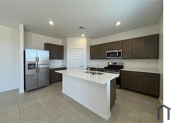32525 N Jasper St — Photo 3