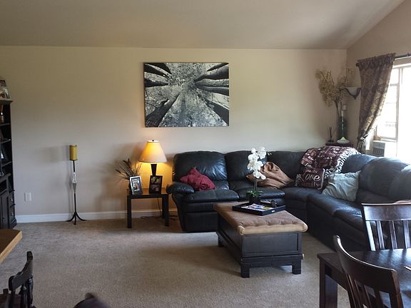 5th image of 214 Flagstone Dr