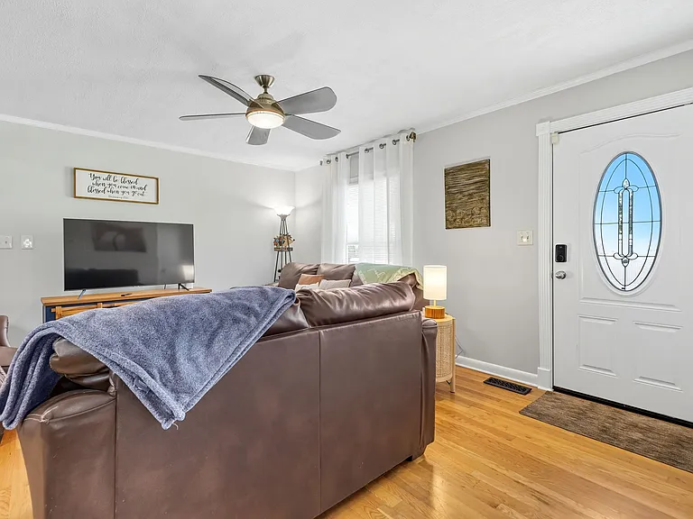 2891 Sunnyview Dr — Photo 6