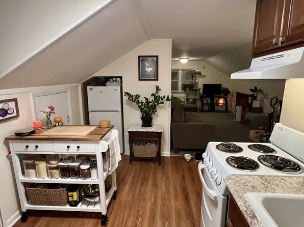 9 Ratigan Ave APT 9B-2, Bordentown, NJ 08505