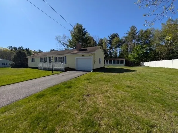 16 Pinewood Dr, Webster, MA 01570
