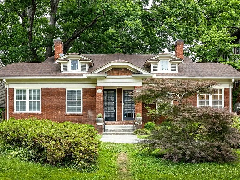 1047 Greencove Ave NE — Photo 1