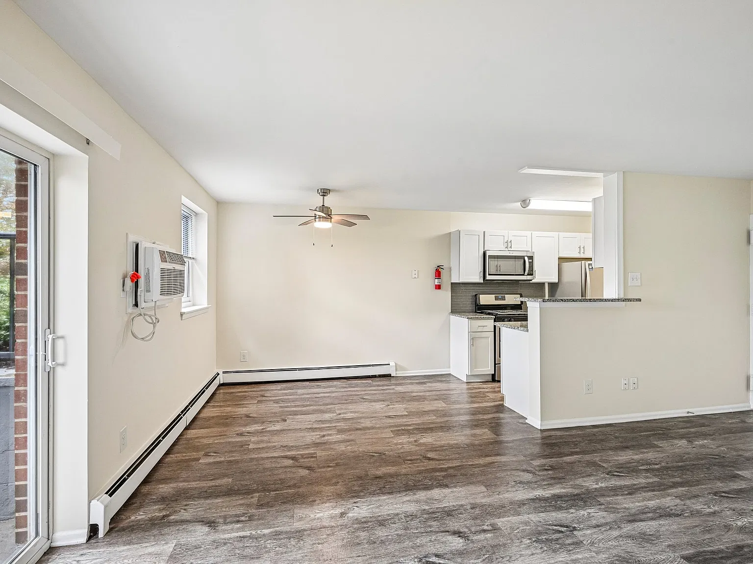 Hill Brook Place Apartment Homes — Photo 4