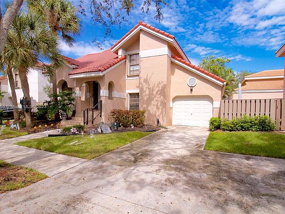 2nd image of 10657 NW 16th Ct