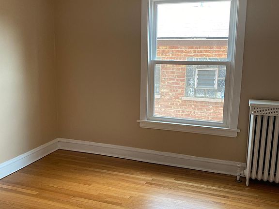 4th image of 4930 N Talman Ave #2