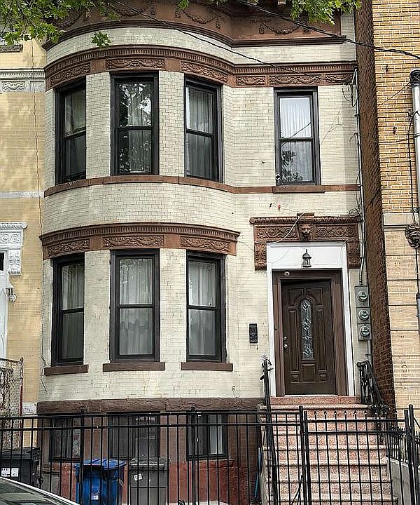 1st image of 245 Vermont St