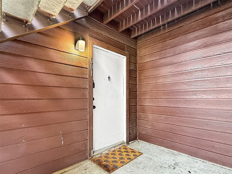 12905 Woodforest Blvd #601 — Photo 18
