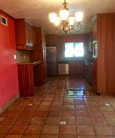 115 Los Santos Ct — Photo 4