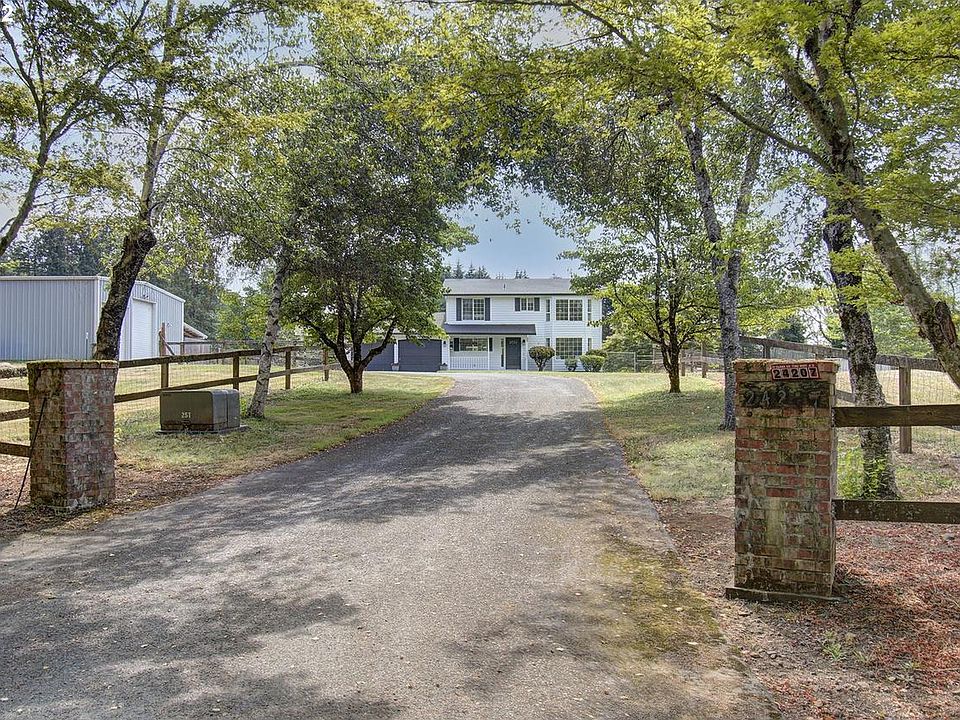 Paved entry to driveway