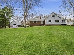 1 Garden Ln, Whitehouse Station, NJ 08889