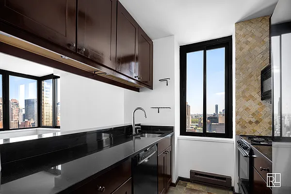 Rented by Compass | media 32