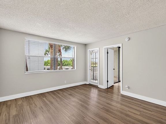 3rd image of 752 Executive Center Dr #24-11-24