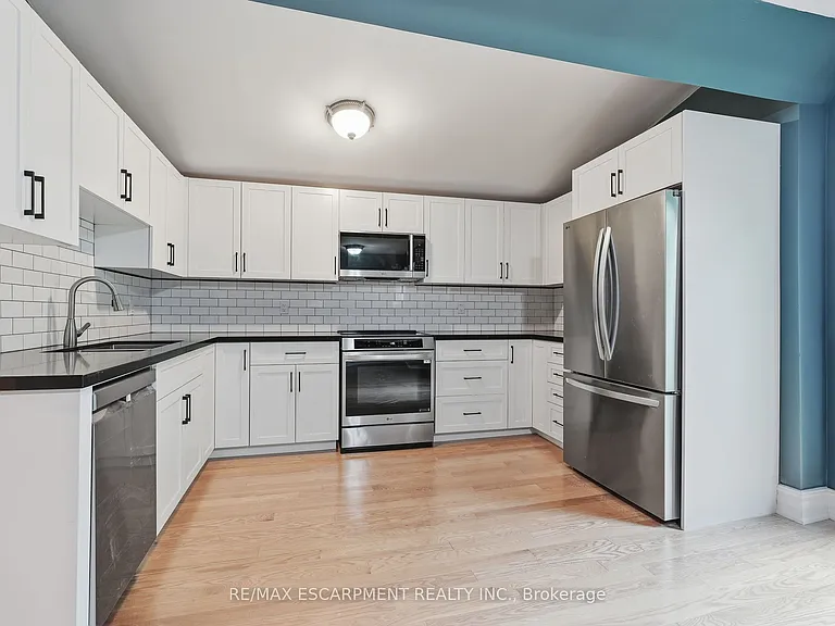 359 Herkimer St #UPPER — Photo 16