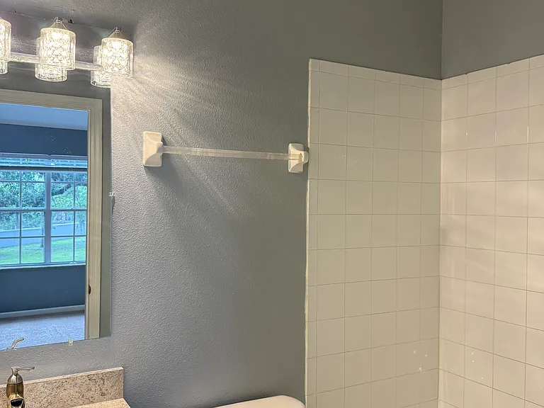 1090 Vineland Pl — Photo 18