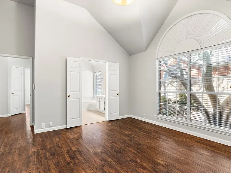 6721 Misty Hollow Dr — Photo 17