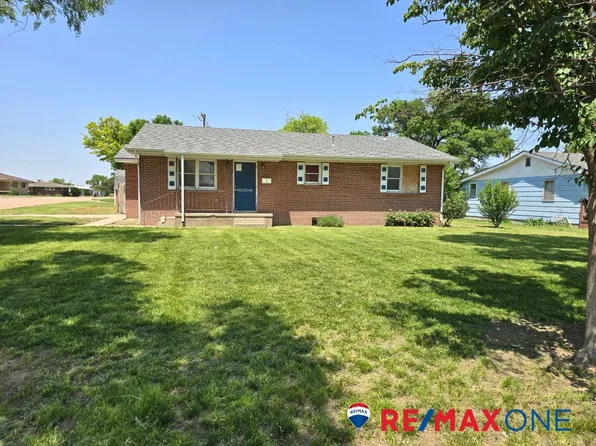 705 E Long St, Dighton, KS 67839