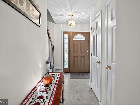 3rd image of 386 Loomis Ave
