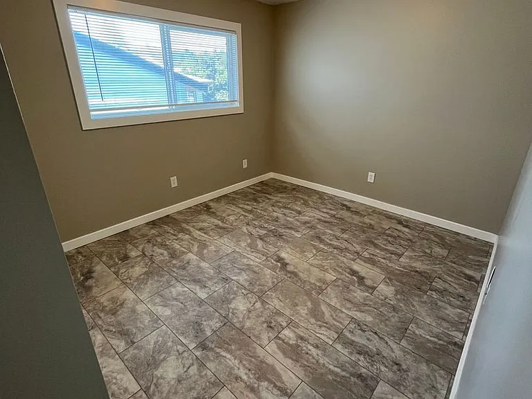 502 NE 78th Ave — Photo 10