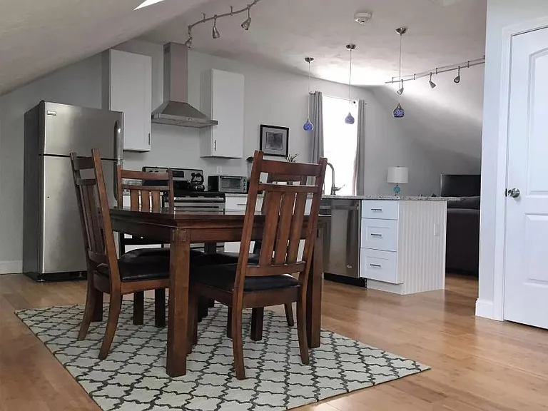 93 1st St #5 — Photo 9