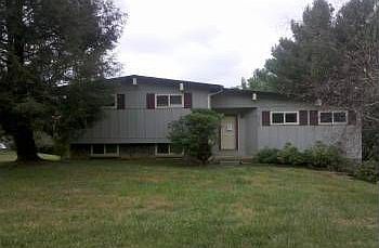 1st image of 305 Berkley Ct
