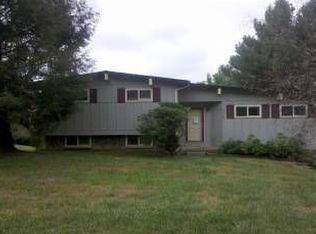 305 Berkley Ct, Jonesborough, TN 37659