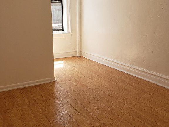 3rd image of 3177 Villa Ave APT 1J