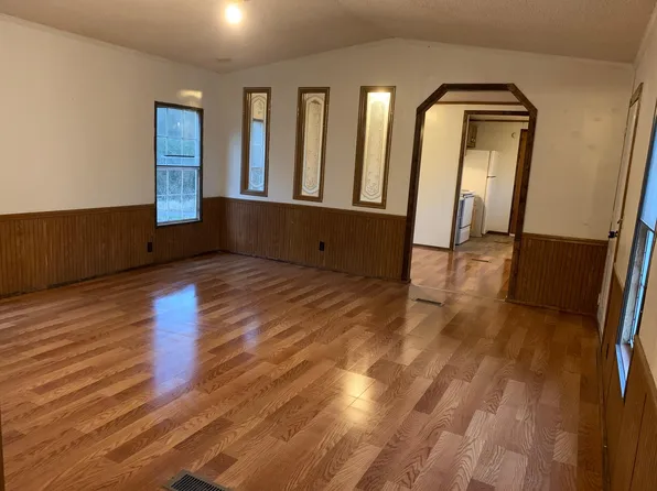 316 Woodmarsh Ln, Walhalla, SC 29691