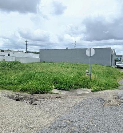 2nd image of 4301 Washington Ave