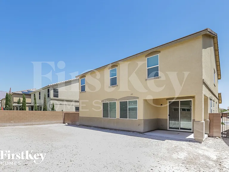 8121 Pink Desert St — Photo 14