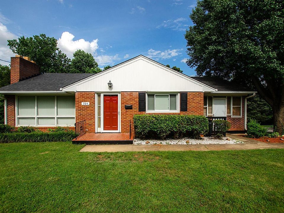 1st image of 704 Sherman Dr
