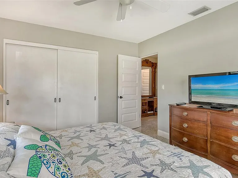 2309 Lynn St — Photo 17