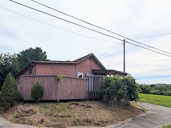 4th image of 1191 Mill Creek Rd