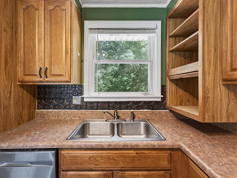 807 Pollard Rd — Photo 18