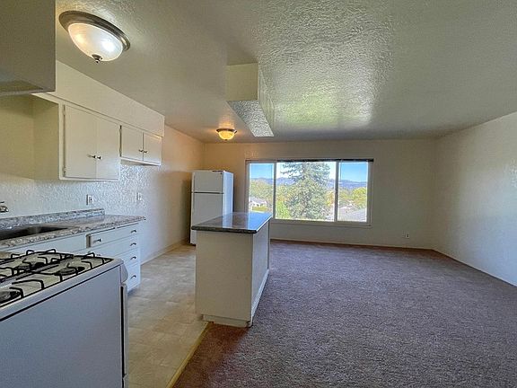 5th image of 2991 Hilltop Dr #3019