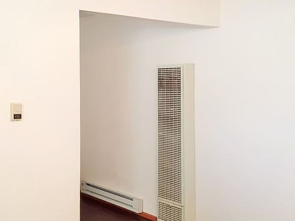 5th image of 1002 N Bradley St