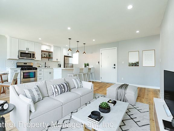 2nd image of 7259 Willoughby Ave Unit 2