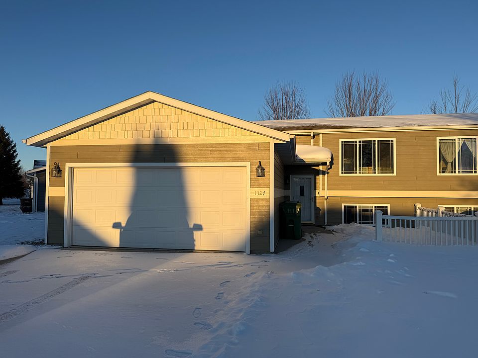 1st image of 1327 17th Ave S