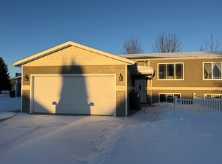1327 17th Ave S, Brookings, SD 57006