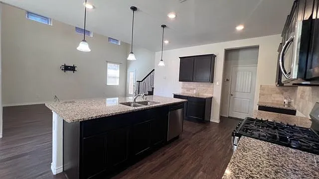 2405 Larimar Dr — Photo 6