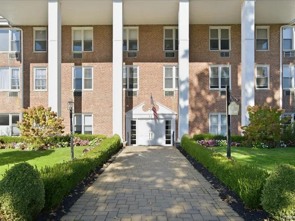 55 Lenox Road #2V, Rockville Centre, NY 11570