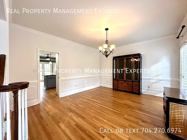640 Barington Pl — Photo 10