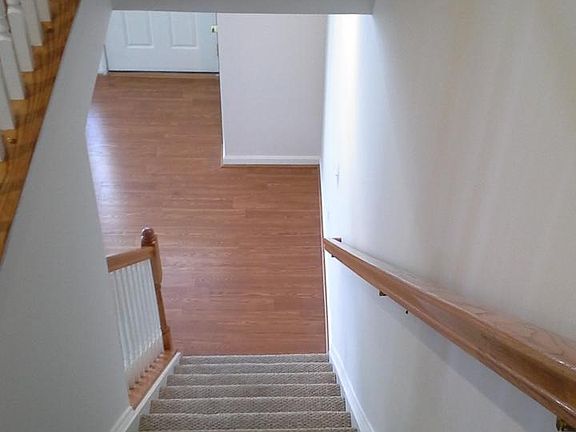 3rd image of 200 Hillside Ct