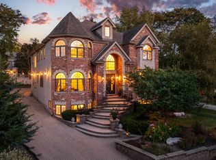834 Santa Maria Dr, Naperville, IL