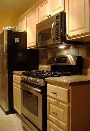 3rd image of 2752 Daisy Ave