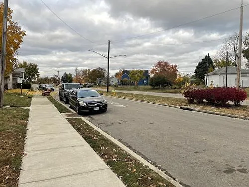 2 bed, 4794 sqft, $895 — Photo 3