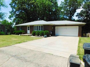 409 Bird Ave, Bartonville, IL 61607